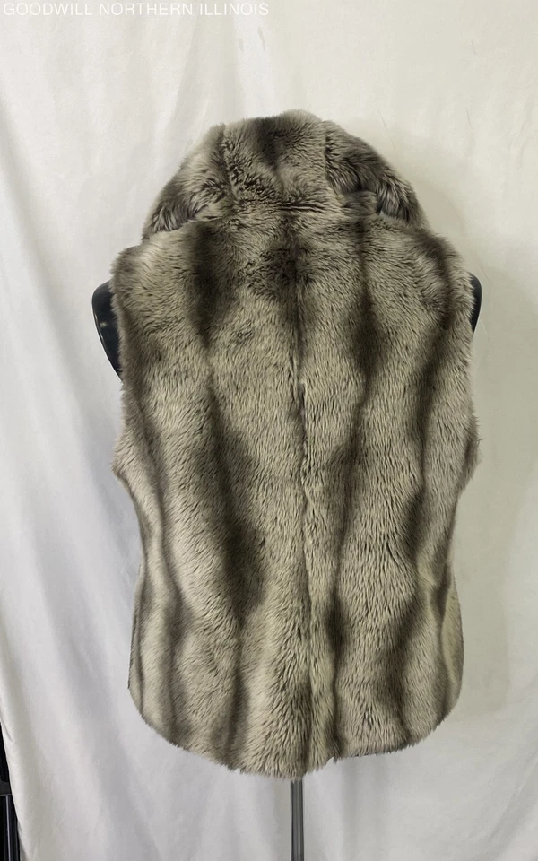 Women's Kristen Blake Gray Faux Fur/Quilted Reversible Vest Size XL - Image 4 of 4