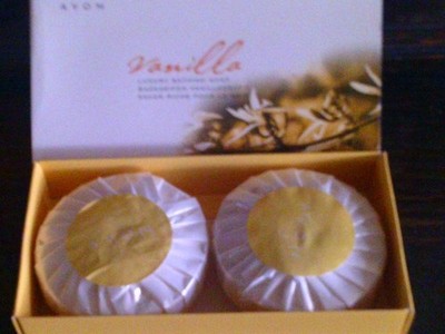 Avon -VANILLA-Seife Savons Parfumes 2x 100g