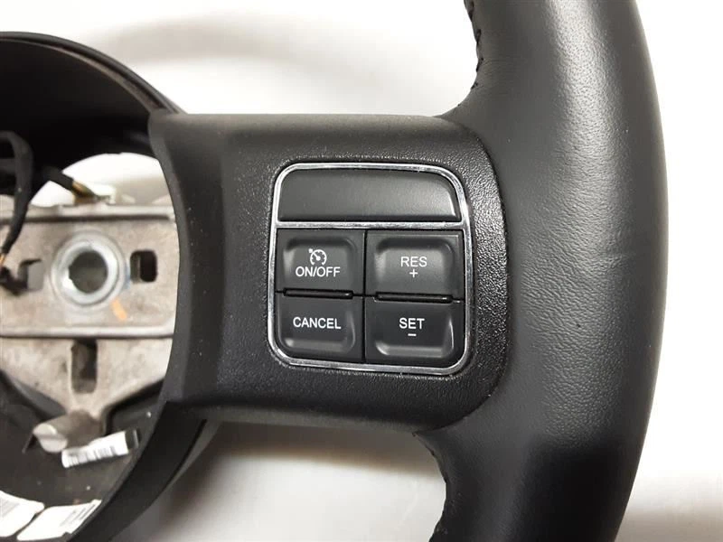 Volante Jeep JK Wrangler OEM cuero negro 2011-2017 5LD913X9AD 105472 Foto 2 de 4