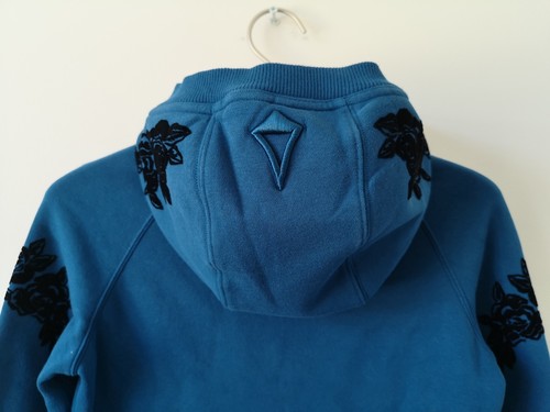 NWT IVIVVA by LULULEMON Blue Teal Embroidery Cotton Fleece Girl's Hoodie Jack... - Picture 7 of 9
