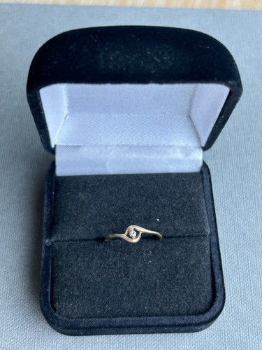 Vintage Childs ~ Pinky Diamond 10k Gold Plumb Ring Size 5.5 Signed JGL D - Picture 2 of 24