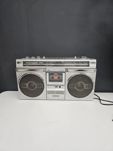 Vintage Sanyo M9935K Boombox FM/SW1/SW2/MW Radio Cassette Player Working Read