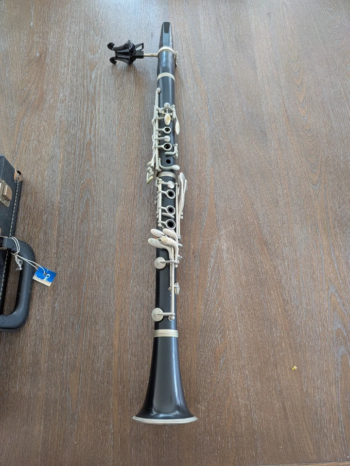 Clarinete Artley S17 vintage con estuche Foto 2 de 4