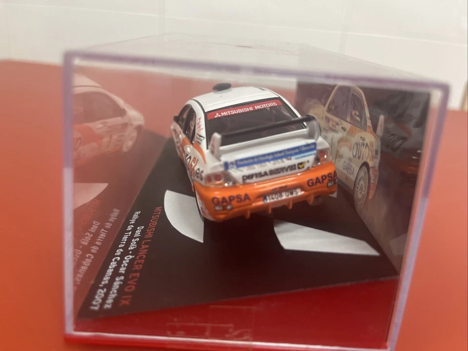COCHE 1/43,ALTAYA. CAMPEONES ESPAÑOLES MITSUBISHI LANCER EVO IX R. CABANAS 2007 - Imagen 3 de 3