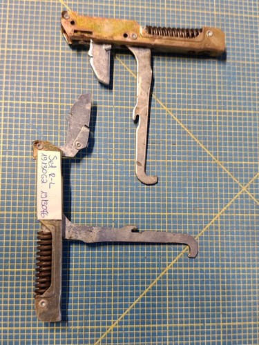 Miele Backofen Türscharnier Scharnier Set R-L 1913062 1913072  01913062 01913072