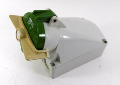 CEEform Wandsteckdose 63A*-2h/über 50-500V~ | 301-500Hz | 5 polig