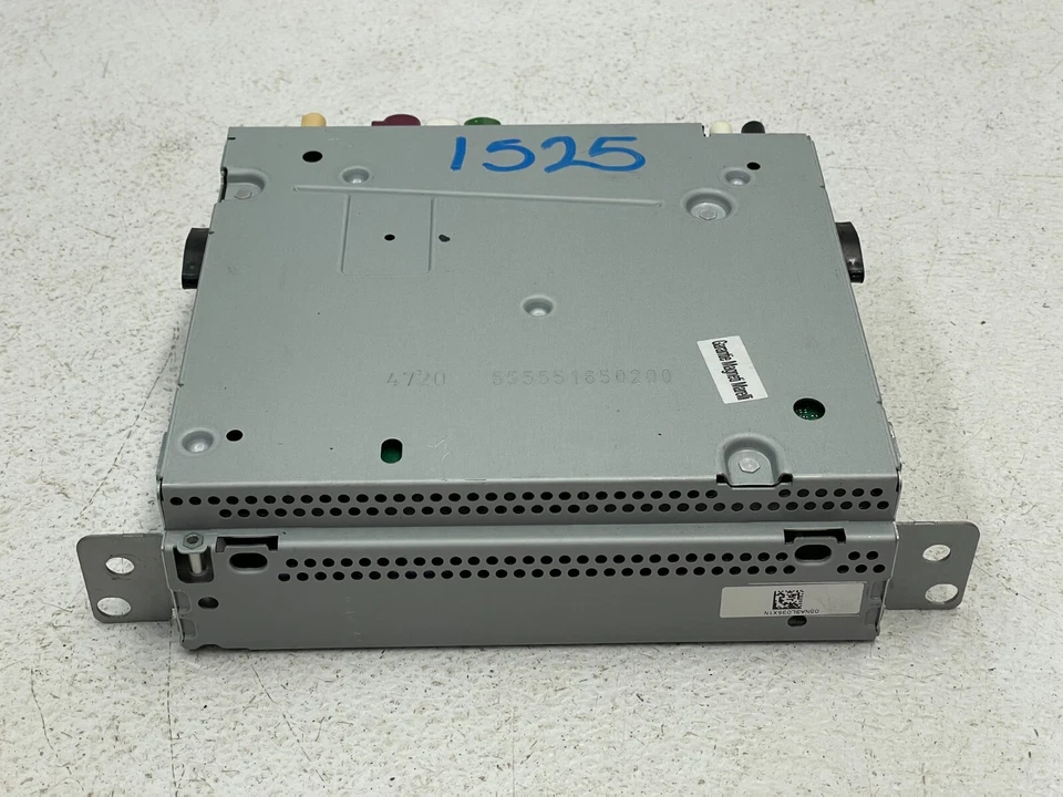 2018-2022 Alfa Romeo Stelvio AM FM Radio Receiver Media Player Unit 1526 OEM - Image 3 of 4