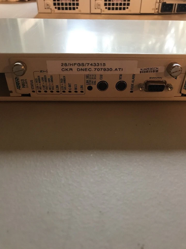 ESTANTE ADTRAN NIU3 3 RANURAS CON 2 MÓDULOS X 1213075 CON OREJAS DE RACK Foto 2 de 4