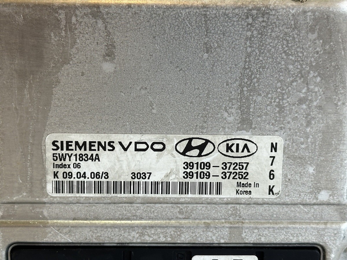 2008 KIA SPORTAGE 2.0L ECU Engine Control Computer OEM 39109-37257