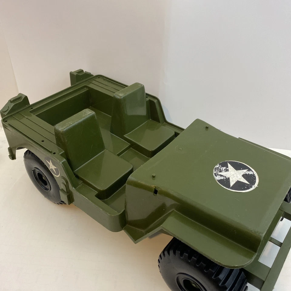 Vintage 1973 Carolina Enterprises Army Jeep - Image 2 of 4