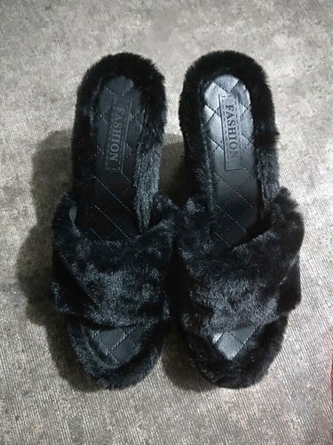 Mujer Verano Esponjosas Deslizantes Pantuflas Piel Sintética Cuña Plataforma Zapatos de playa Sandalias - Imagen 6 de 28