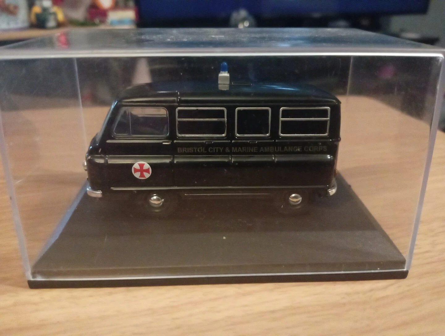 VANS Oxford Roadshow Morris J2 Bristol City & Marine Ambulance Corps Van con scatola