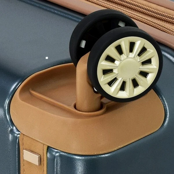 LONDON FOG Regent 20" Expandable Spinner Carry-on, Teal - Image 2 of 4