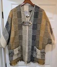 VTG Avoca Handweavers One Size 100% Pure Virgin Wool Cardigan Plaid Zip W/Fringe