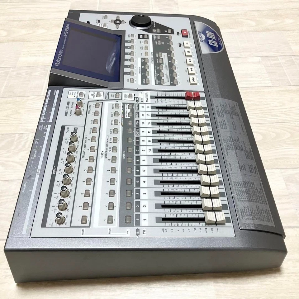 Roland VS-1824 CD 24 Bit Digital Studio Workstation Multi Track Sound Recorders - Image 4 of 4
