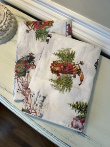 Pottery Barn Nostalgic Santa KING Pillowcases (2) PRE-OWNED