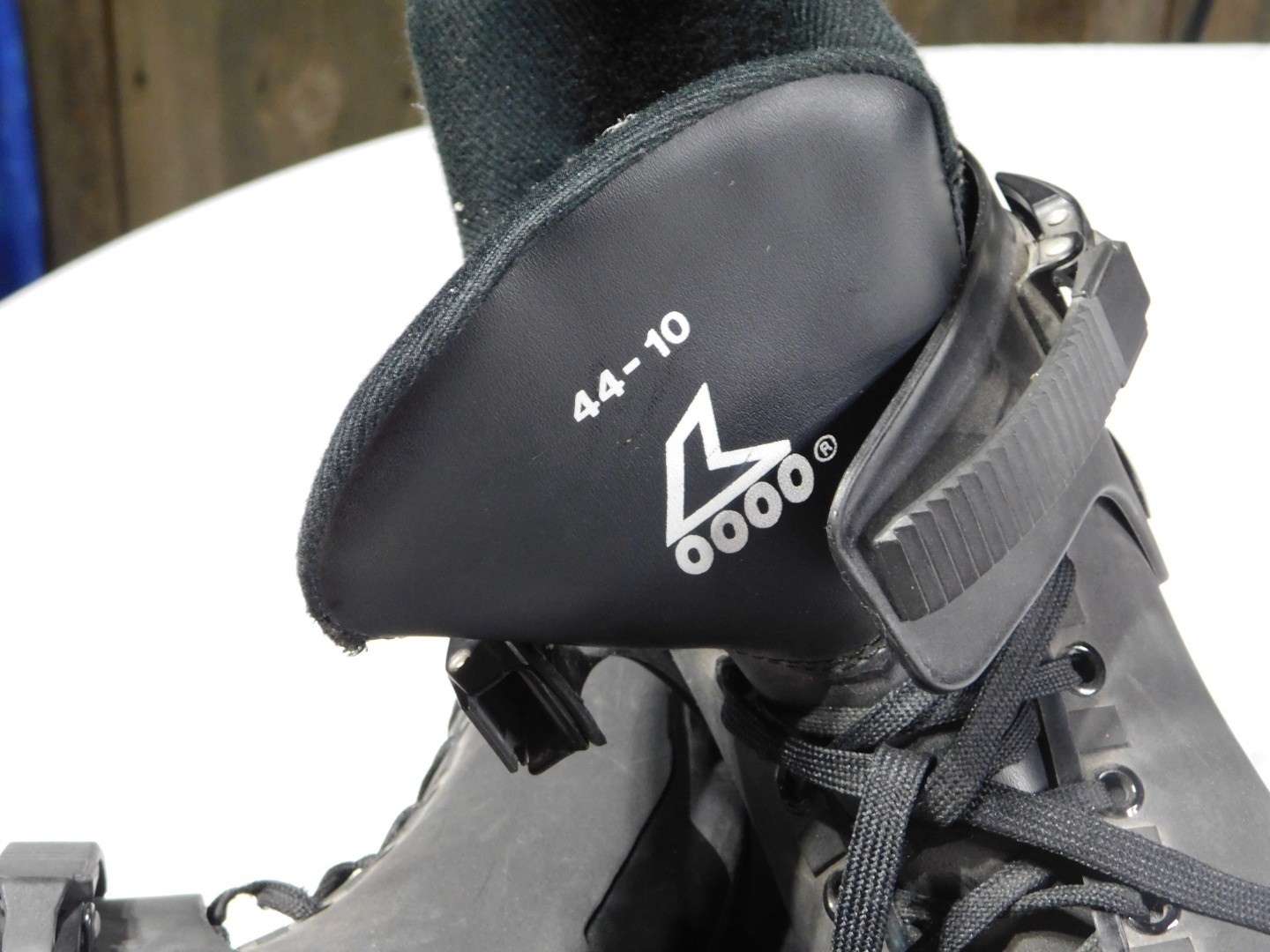 Vintage 90s black Rollerblades size 10-44 retro inline skates