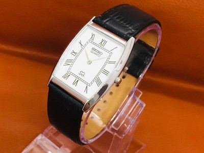 Vintage Seiko Quartz Barrel Tank Roman White Dial Black Leather Band Wrist Watch