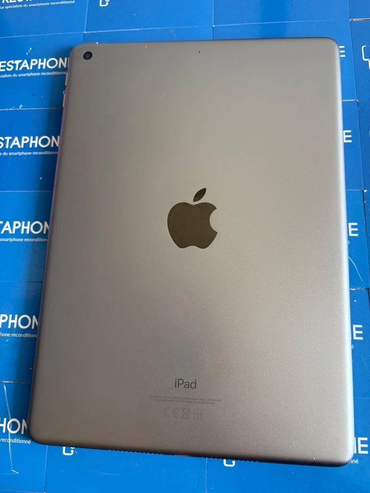 Apple iPad (6th generation) · 32GB · Wi-Fi, photo 2 sur 5