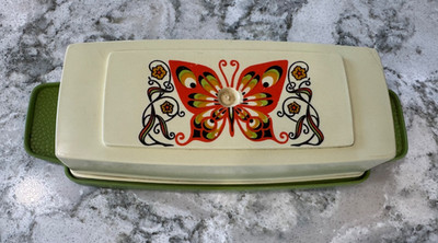 Vintage 1970's MCM Retro Sterilite Butterfly Butter Dish Avacado Base - crack