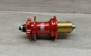 Hope Pro2 40t EVO MTB Rear Shimano Freehub QR 32 Hole 136 MM 6 Bolt - RED