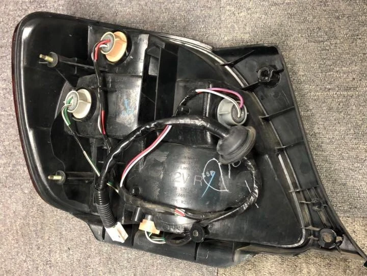 Juego de luces traseras originales Toyota Lexus GS300 GS400 GS430 KOITO 30-242 RHD OEM Foto 4 de 4