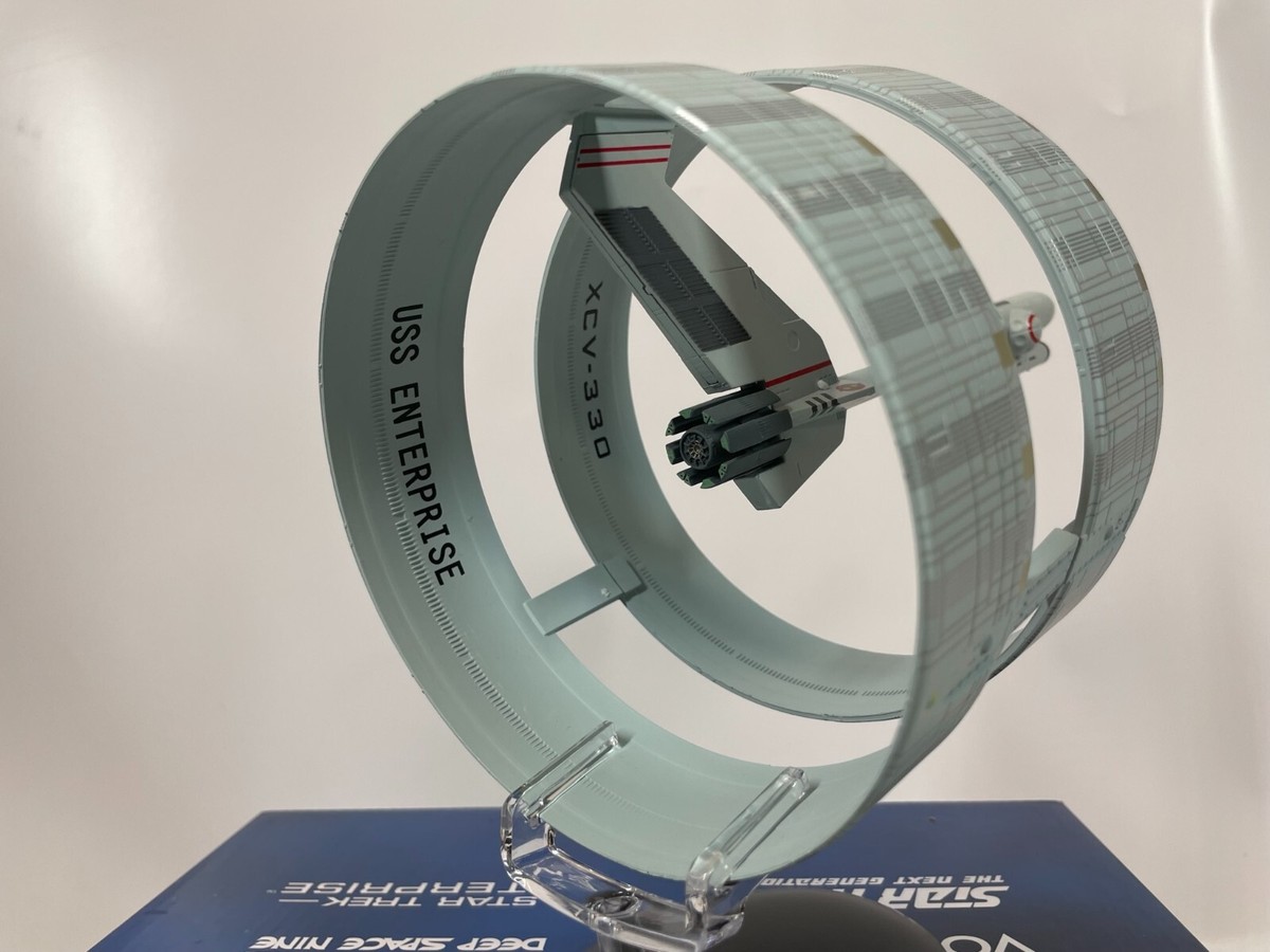 2017 Star Trek Official Paramount USS ENTERPRISE XCV-330