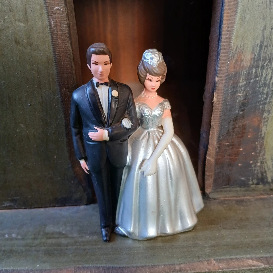 DE COLECCIÓN ADORNO DE PASTEL DE BODA WILTON NEGRO/PLATEADO HECHO EN HONG KONG AÑOS 60 3,5" Foto 2 de 4