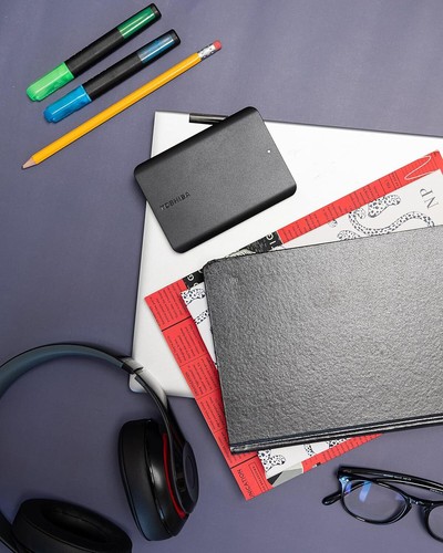 Toshiba 1TB Portable External Hard Drive USB 3.0. Video Music Storage 1 Terabyte - Picture 7 of 11