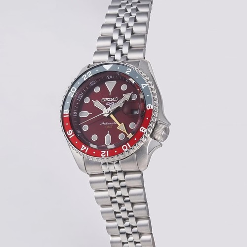 New Seiko 5 Sports GMT SSK031K1 Automatic 42.5 mm Red Dial 100% New with Box. - Picture 3 of 8
