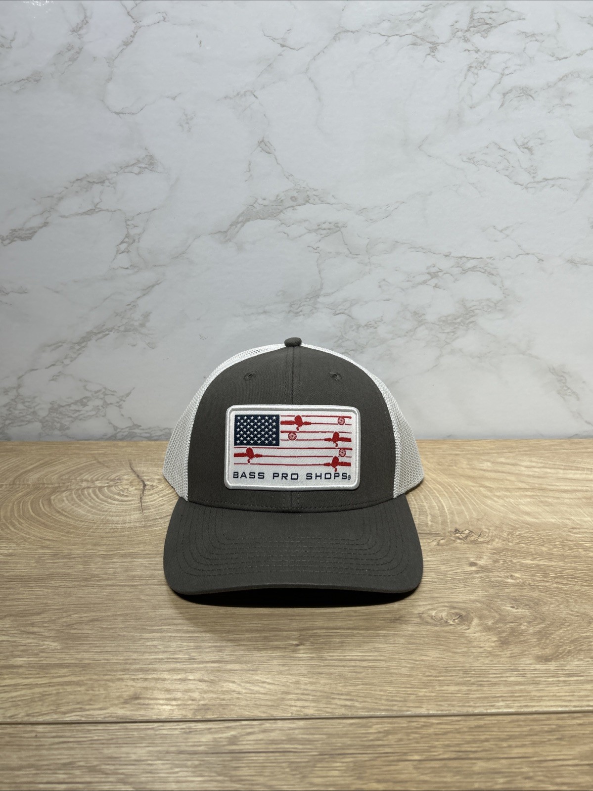 Bass Pro Shops Fishing Rod Flag Mesh-Back Snapback Cap Gray Logo Hat New