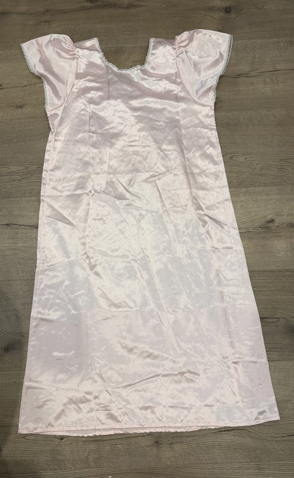 Camisón vintage Ilise Stevens rosa satinado encaje floral bordado mediano Foto 3 de 3