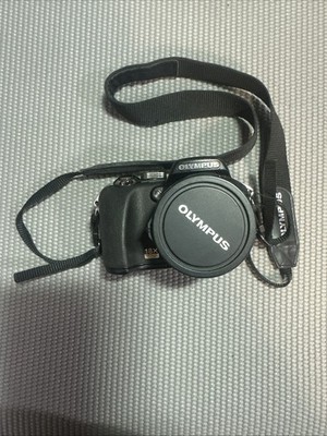 Olympus SP Series SP-560 UZ Digital Camera