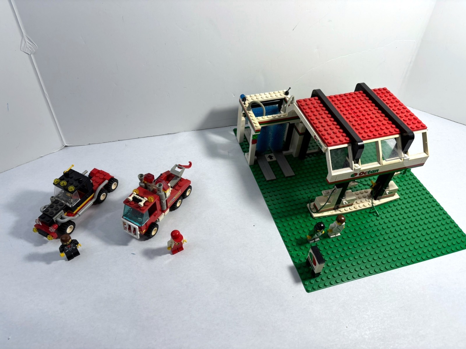 LEGO Classic Town: Gas N' Wash Express 6397 + Rig 6670 + diesel 6669