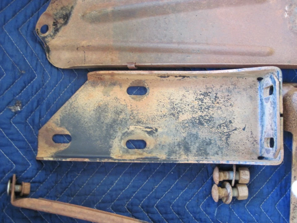 Juego de soportes de parachoques delantero Buick LeSabre 1963 LH RH 63 Foto 4 de 4