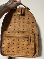 MCM BACKPACK MEDIUM COGNAC