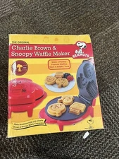 Charlie Brown and Snoopy waffle maker peanuts buy smart Planet new in box