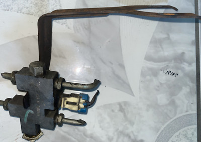 2003-2006 Chevy Silverado 1500 Brake Proportioning Valve 4 lines