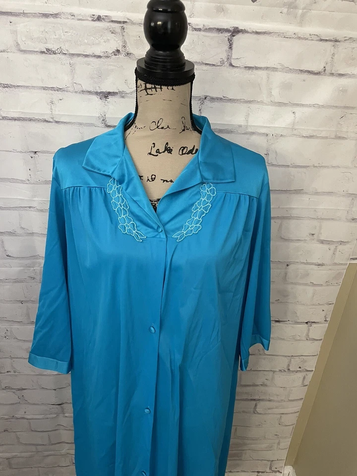 Vintage Vanity Fair Blue Nylon Nightgown Size M 3/4 Sleeve Button Y2K Comfort - Image 2 of 4