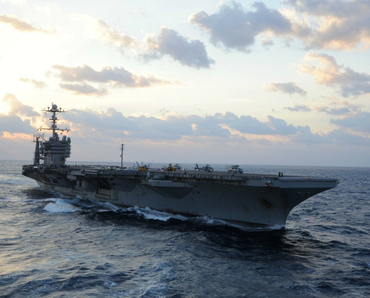 USS George Washington CVN-73 Western Pacific Ocean December 2