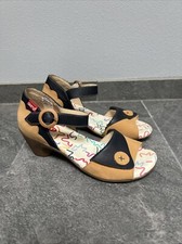 Clamp Women’s Size 39 Leather Heeled Sandals Comfort Open Toe Button Accent 8.5