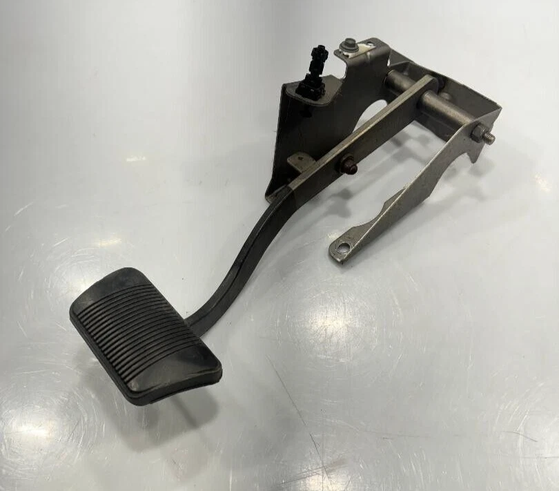 1999 CHRYSLER LHS BRAKE PEDAL ASSEMBLY GENUINE OEM USED MOPAR PART - Image 2 of 4
