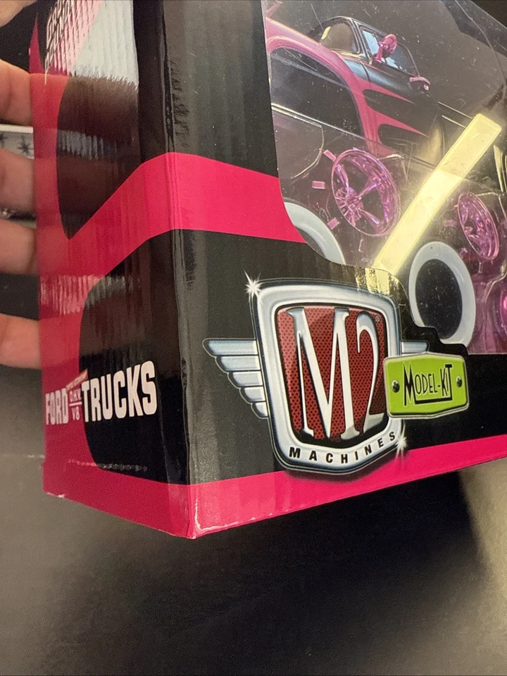 2025 M2 Model-Kit Ground Pounders 1:24 Chase 1956 Ford F-100 Custom in Pink - Image 3 of 4