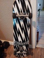 Darkstar Monopatín 31 pulgadas Cubierta 54 mm Ruedas Blanco y Negro