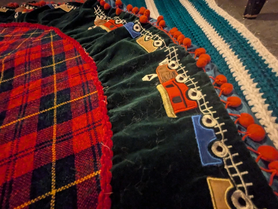 Christmas Tree Skirt Trains Plaid Velvet Satin Lined Applique Pom Pom Edges 52" - Image 3 of 4