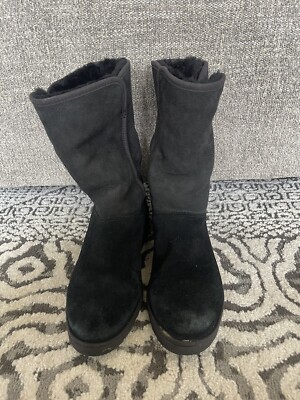 UGG Womens Amie 1013428 Black Suede Round Toe Winter  display picture 3