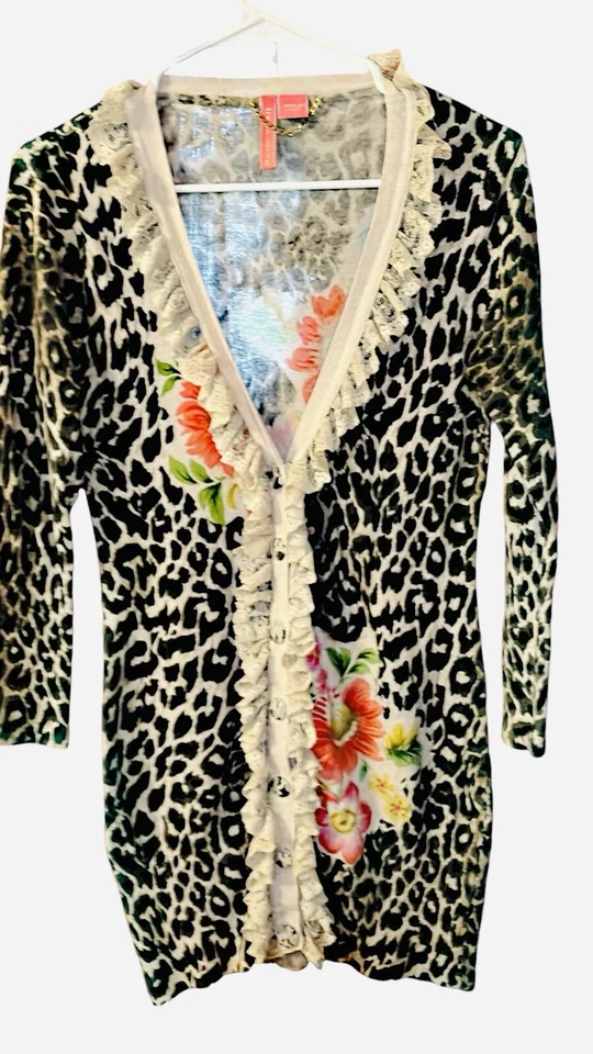 Cárdigan Floral Charlotte Tarantola Leopardo Talla Grande Encaje Maximalista Foto 2 de 4