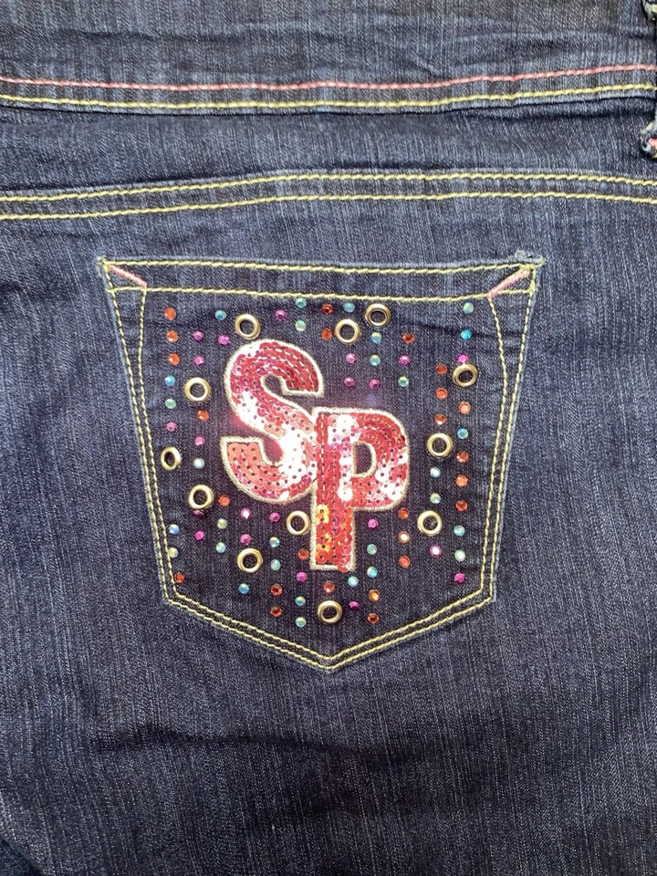 Pantalones cortos de mezclilla para mujer South Pole embellecidos bermudas "SP" lentejuelas usados en excelente estado talla 22 Foto 2 de 4