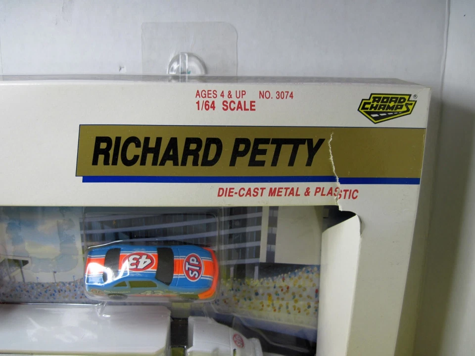 Richard Petty 1/64 Scale Die Cast Metal & Plastic NASCAR Transporter Set - Image 3 of 4