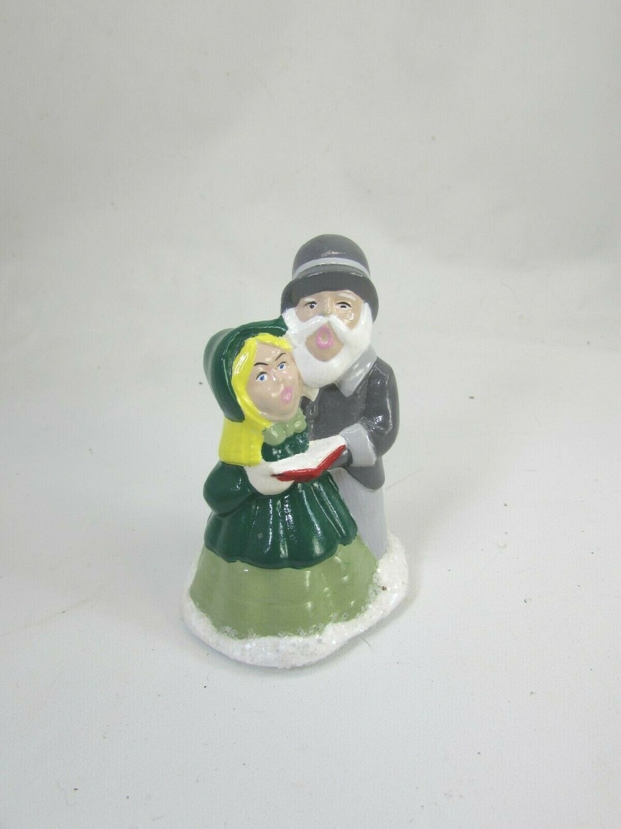 クリスマスキャロル Vintage Hand Painted Ceramic Christmas Village Carolers